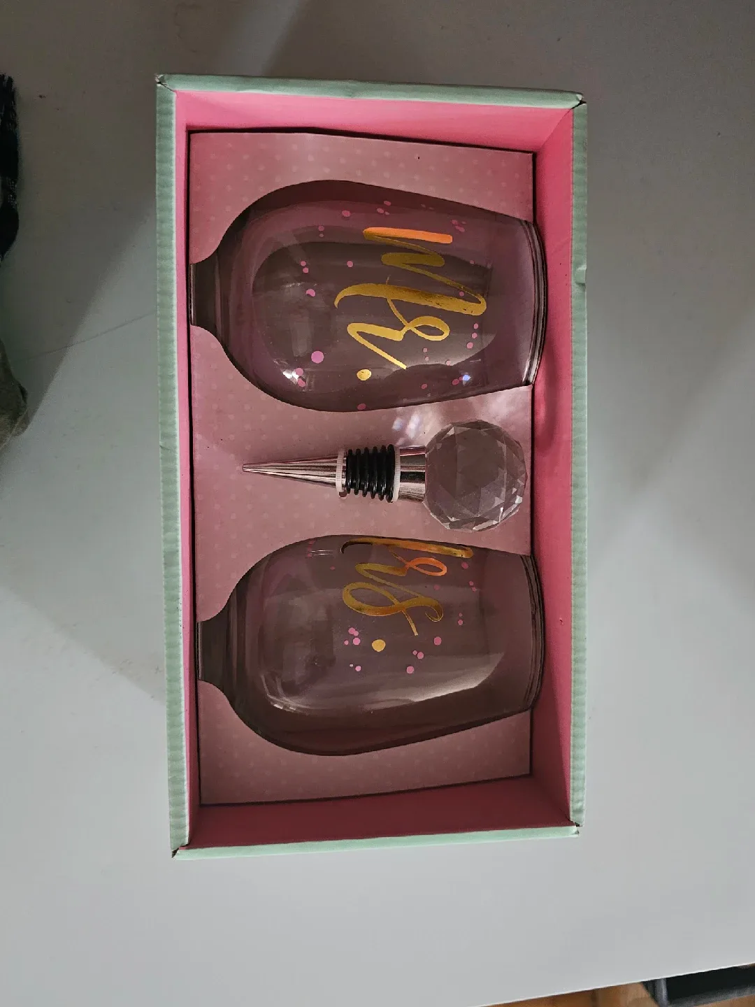 Mr. & Mrs. 22 oz Wine Glasses Set