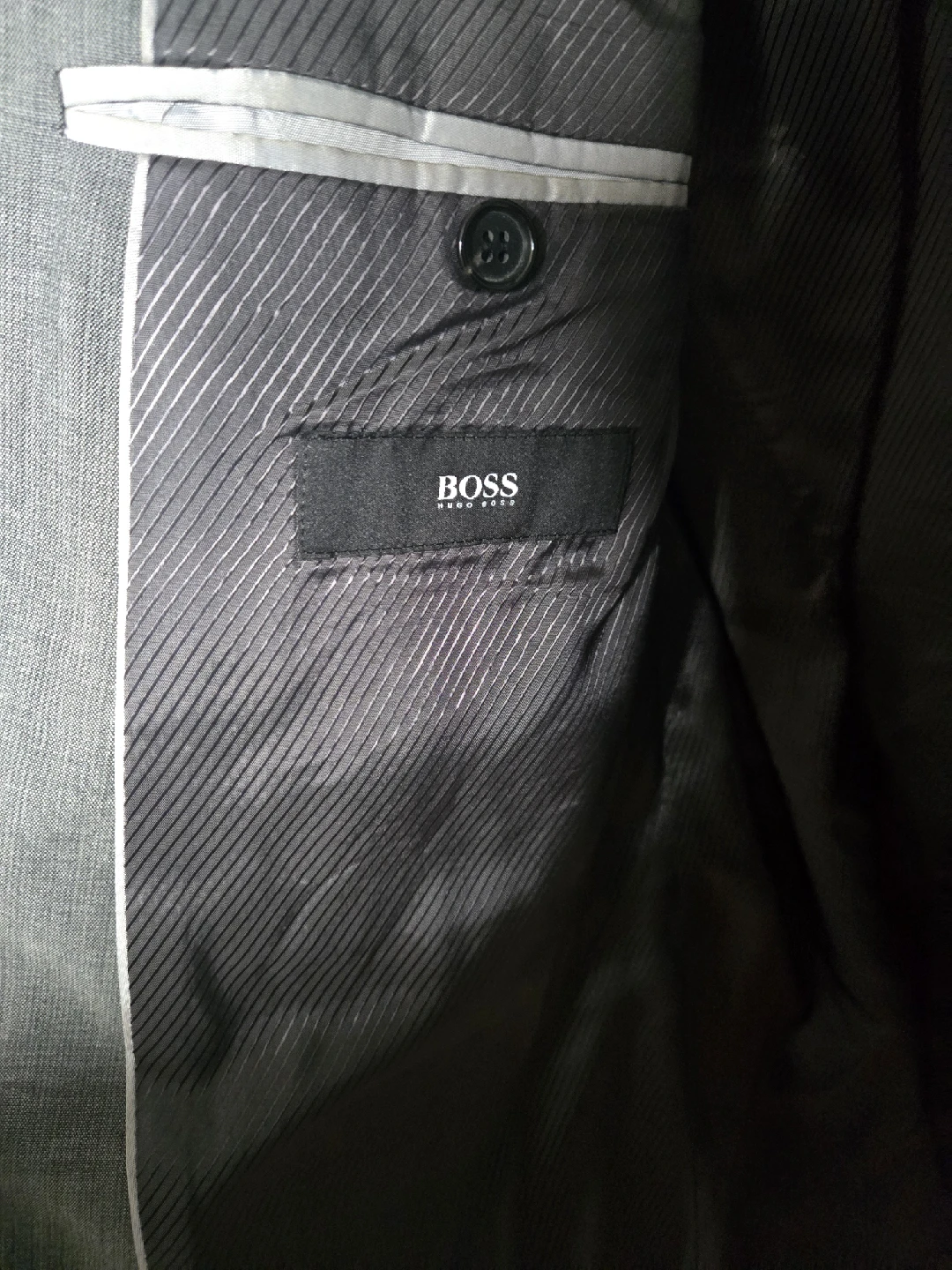Hugo Boss The James4/Sharp6 Suit, Size 42R jacket 36 pants - photo 2