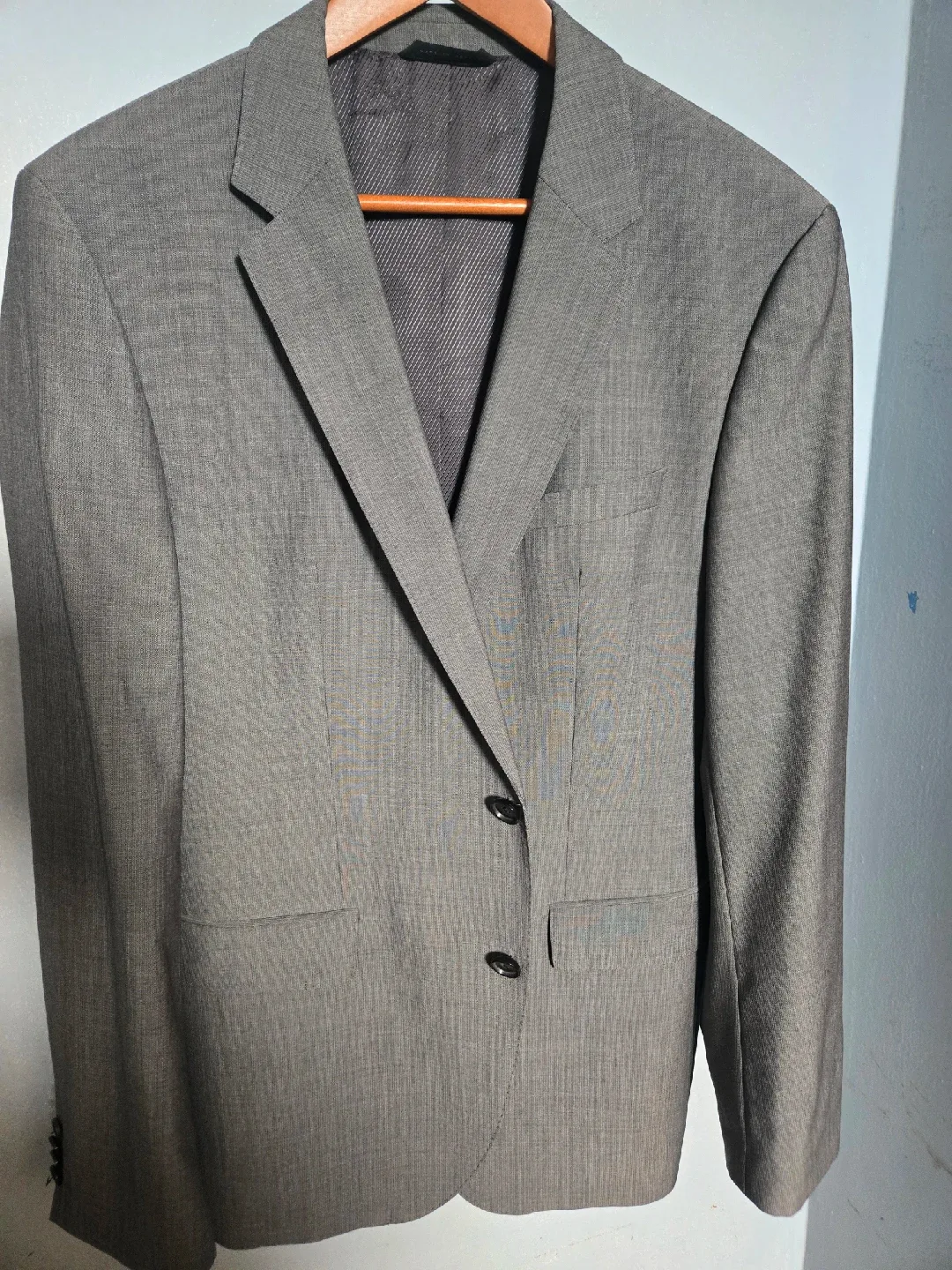 Hugo Boss The James4/Sharp6 Suit, Size 42R jacket 36 pants image indicator(10)