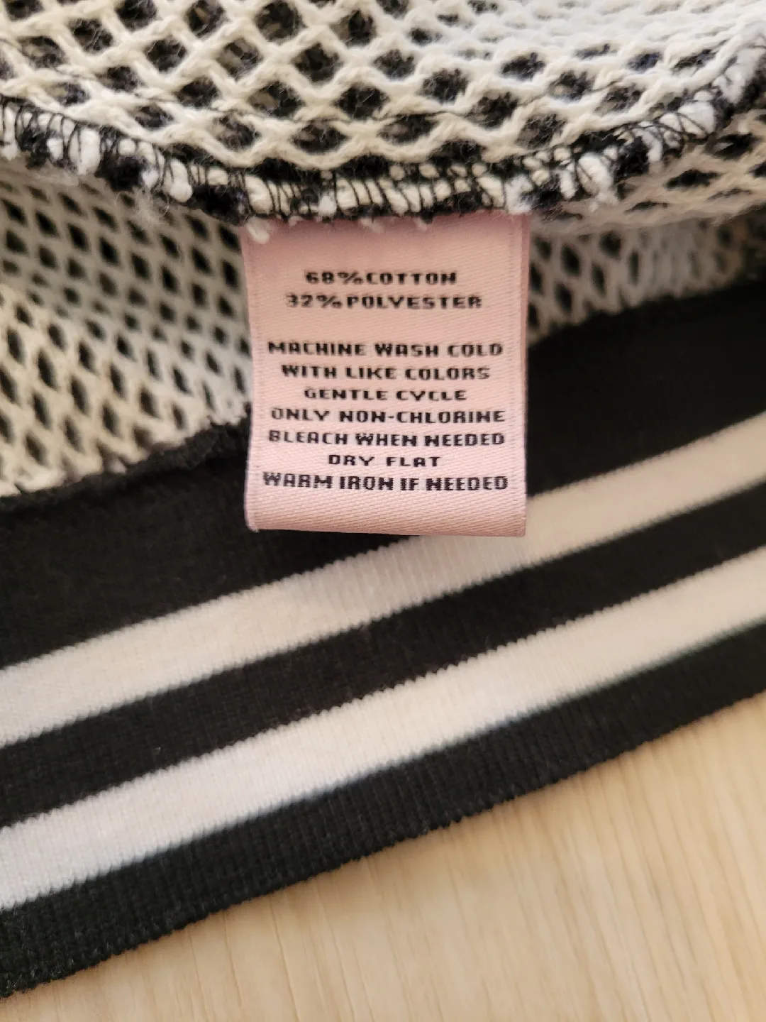 Juicy Couture Black & White Mesh Jacket - Size L image indicator(7)