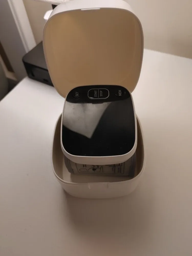 Wrist Blood Pressure Monitor - Like New! image indicator(3)