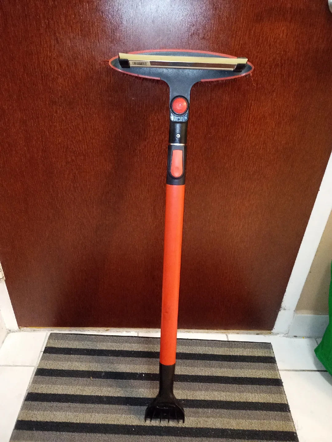 Car Snow Brush - Adjustable Length thumbnail