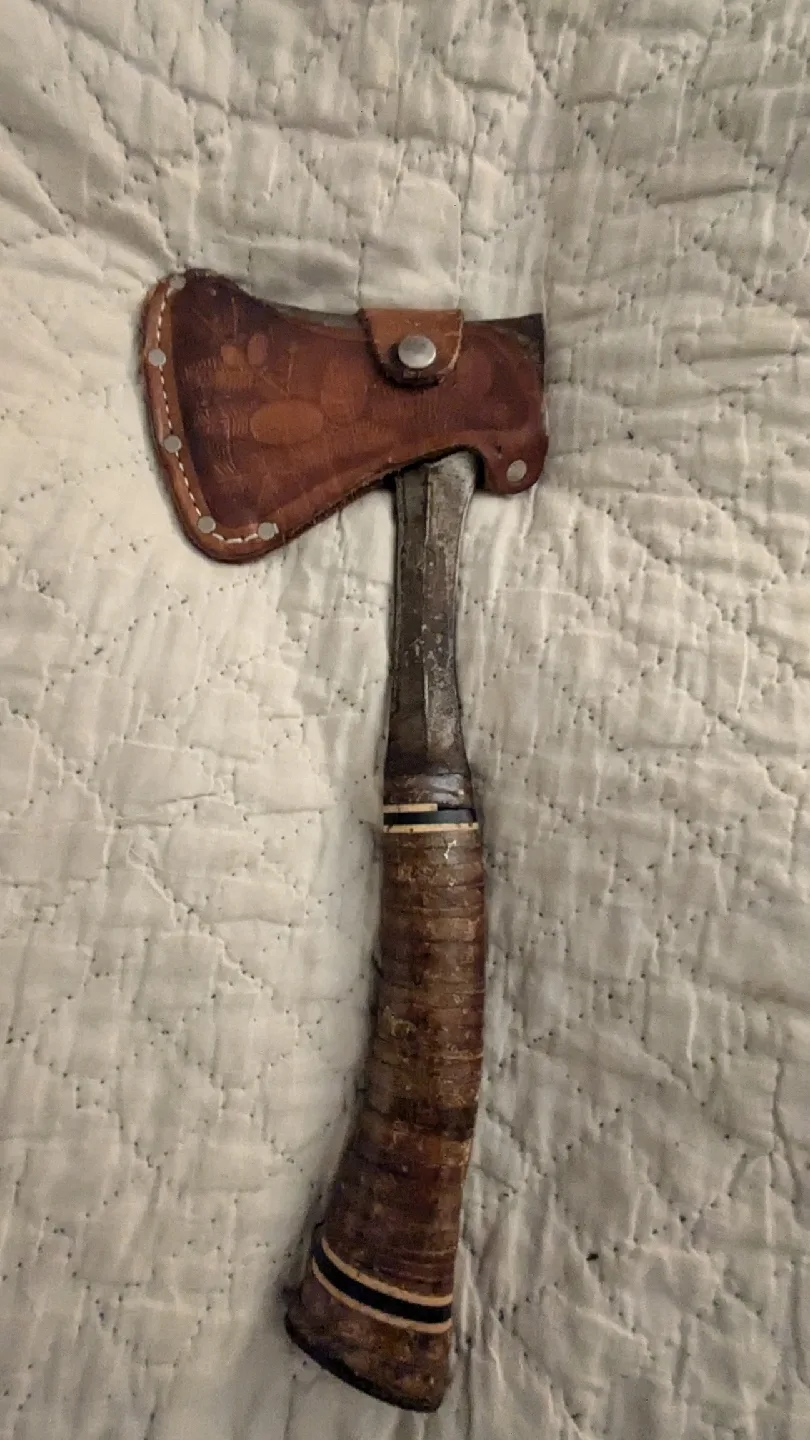 Hatchet with Leather Belt cover image indicator(2)