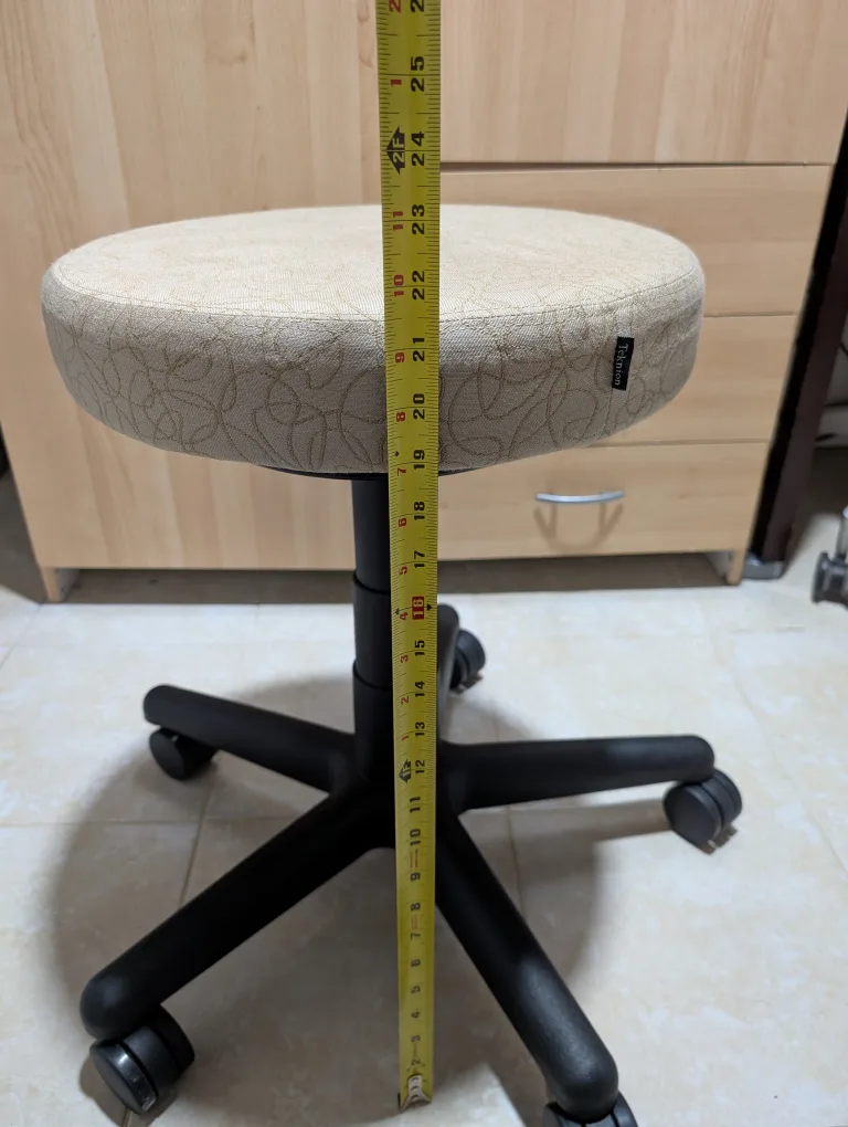 Teknion - Rolling Adjustable Height Spinner Stool image indicator(4)