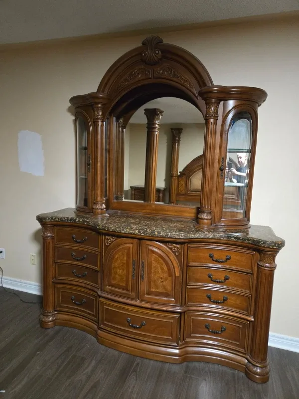 Ornate Brown Bedroom Set - Bed, Dresser, Nightstands image indicator(3)