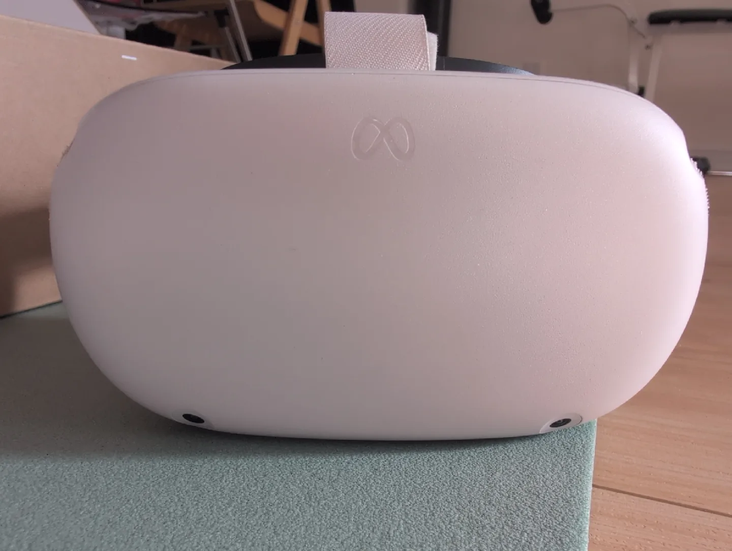 Meta Quest 2 VR Headset - Like New! image indicator(6)