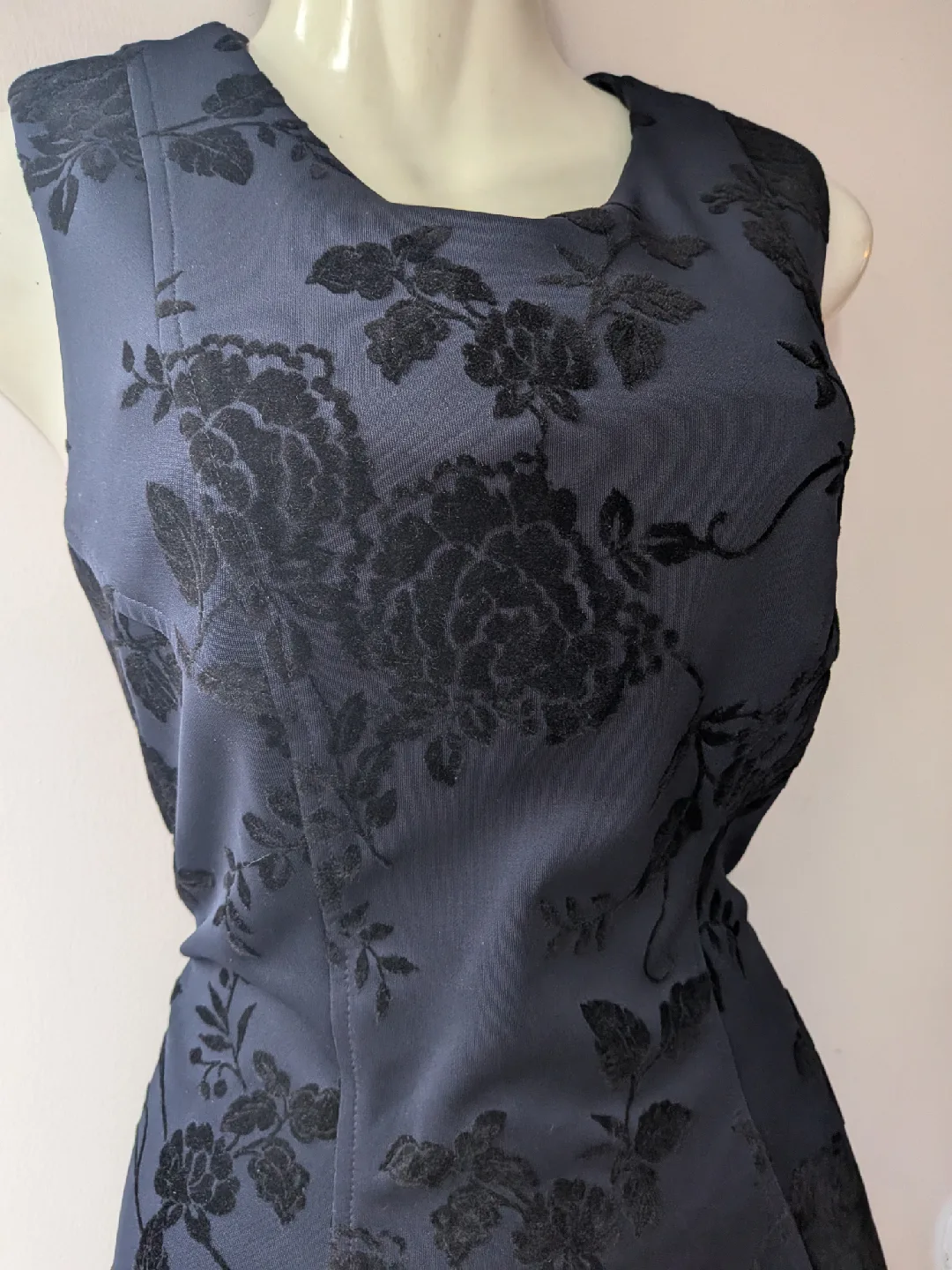 Tommy Hilfiger Blue Floral flocked Dress sz 12 image indicator(10)