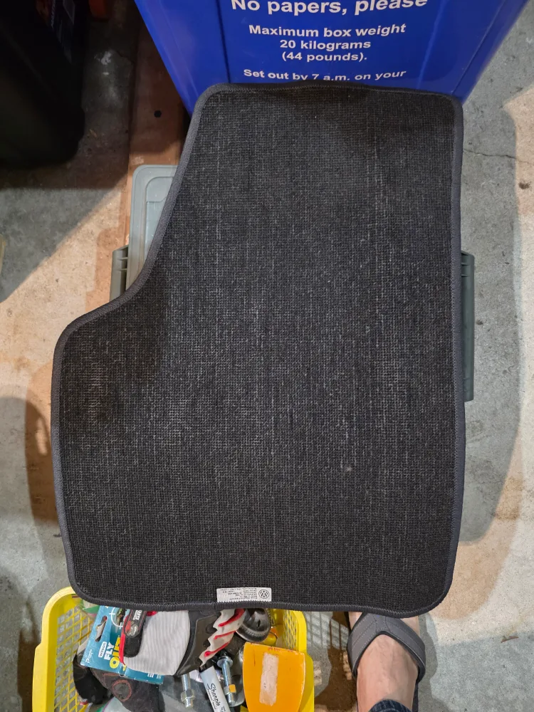 Volkswagen Car Floor Mat - Black image indicator(4)