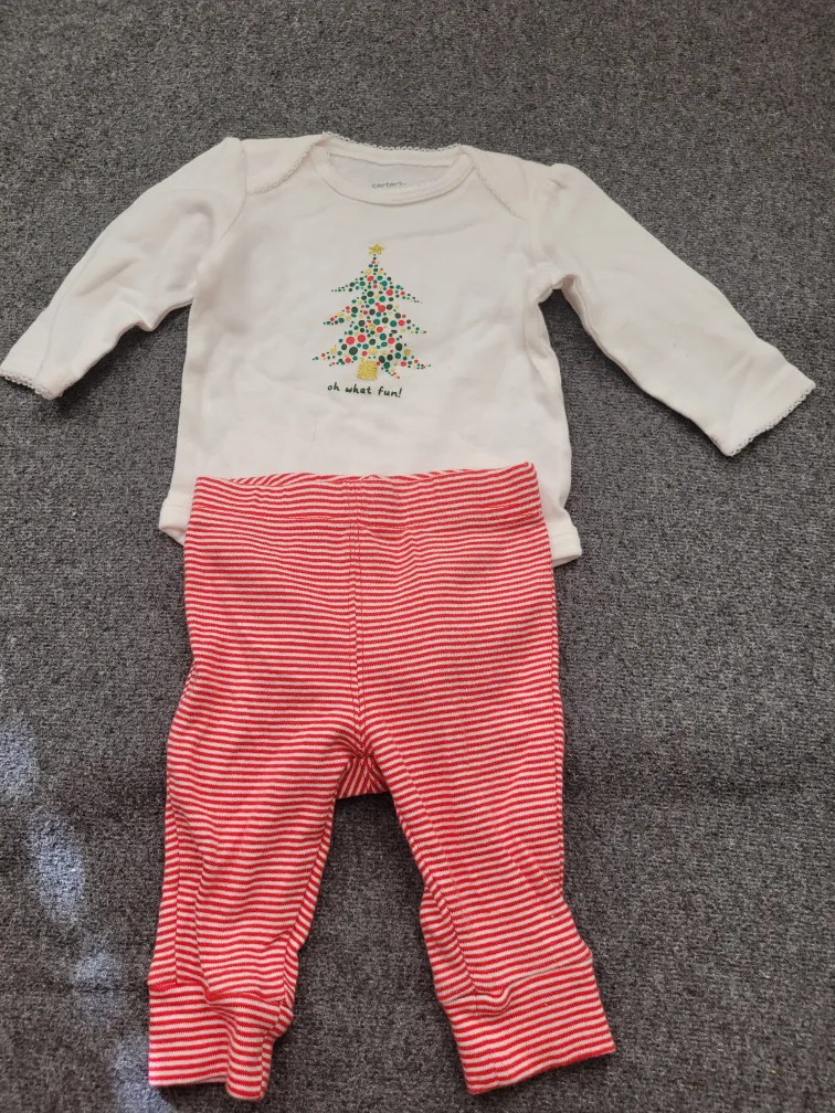 Carter's 3M Christmas Outfit - Bodysuit, Skirt, Leggings image indicator(5)