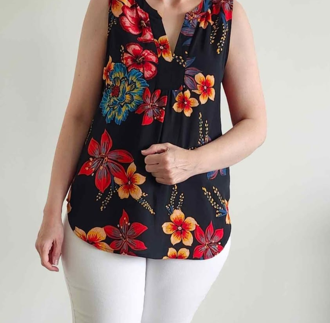 Floral Sleeveless Blouse (Medium)