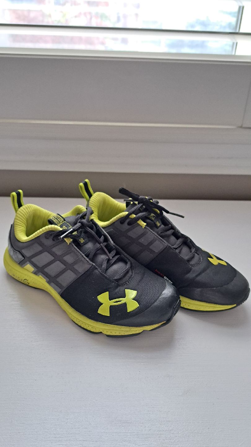 Under Armour Assert 9 Youth Running Shoes - Size 3.5Y - photo 2