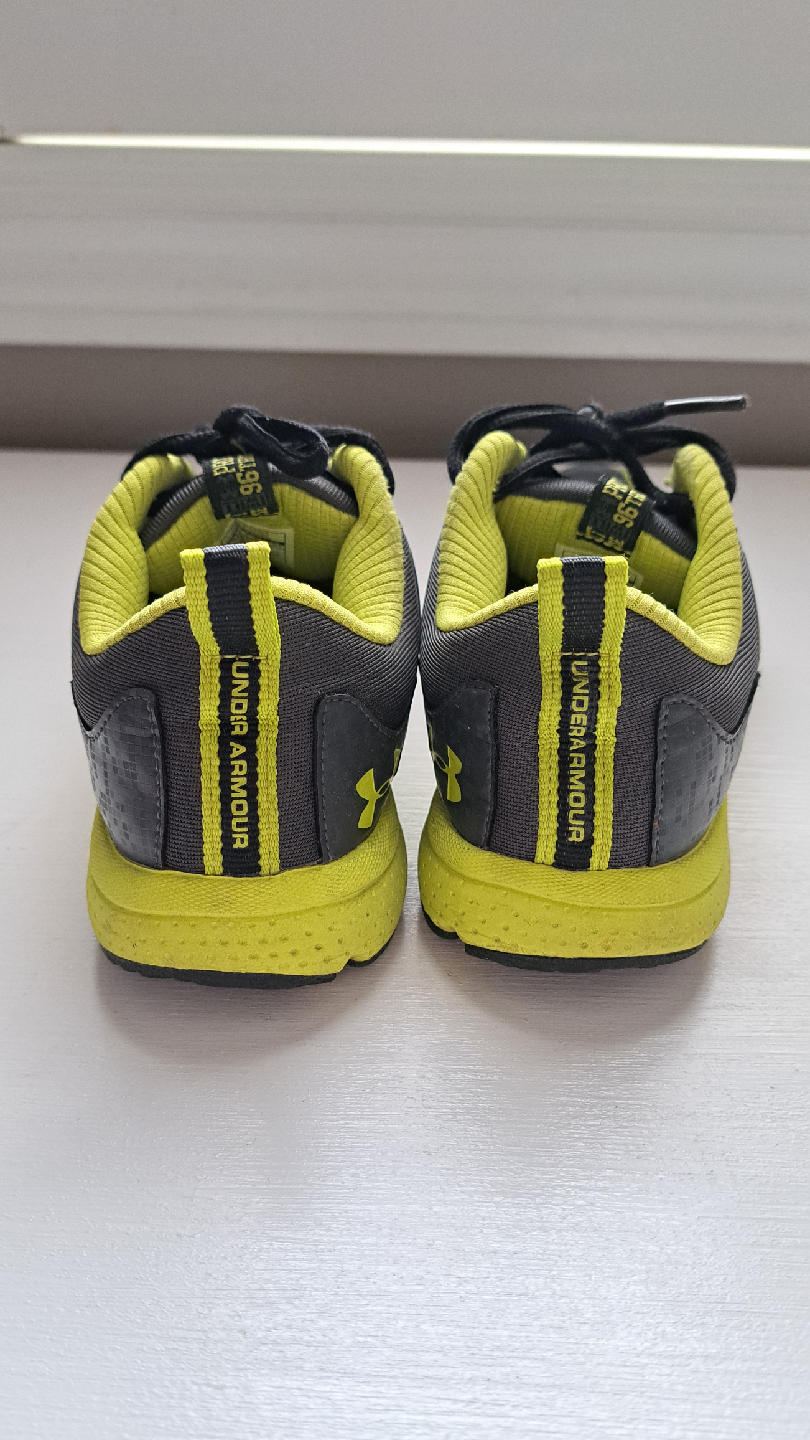 Under Armour Assert 9 Youth Running Shoes - Size 3.5Y - photo 4
