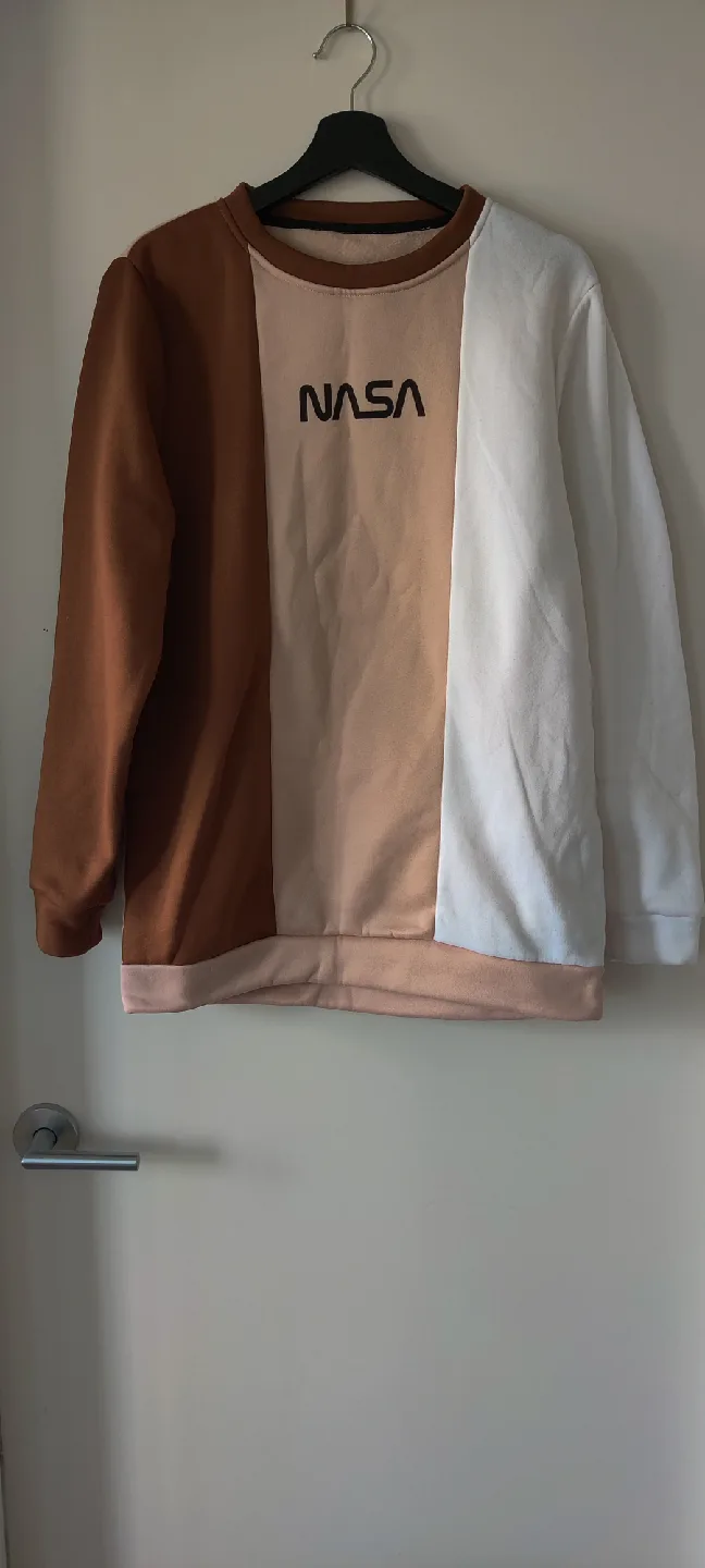 NASA Colour Block Sweatshirt image indicator(2)