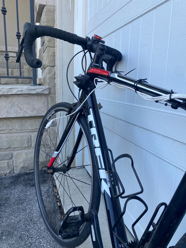 Trek Road Bike - Black and White image indicator(4)