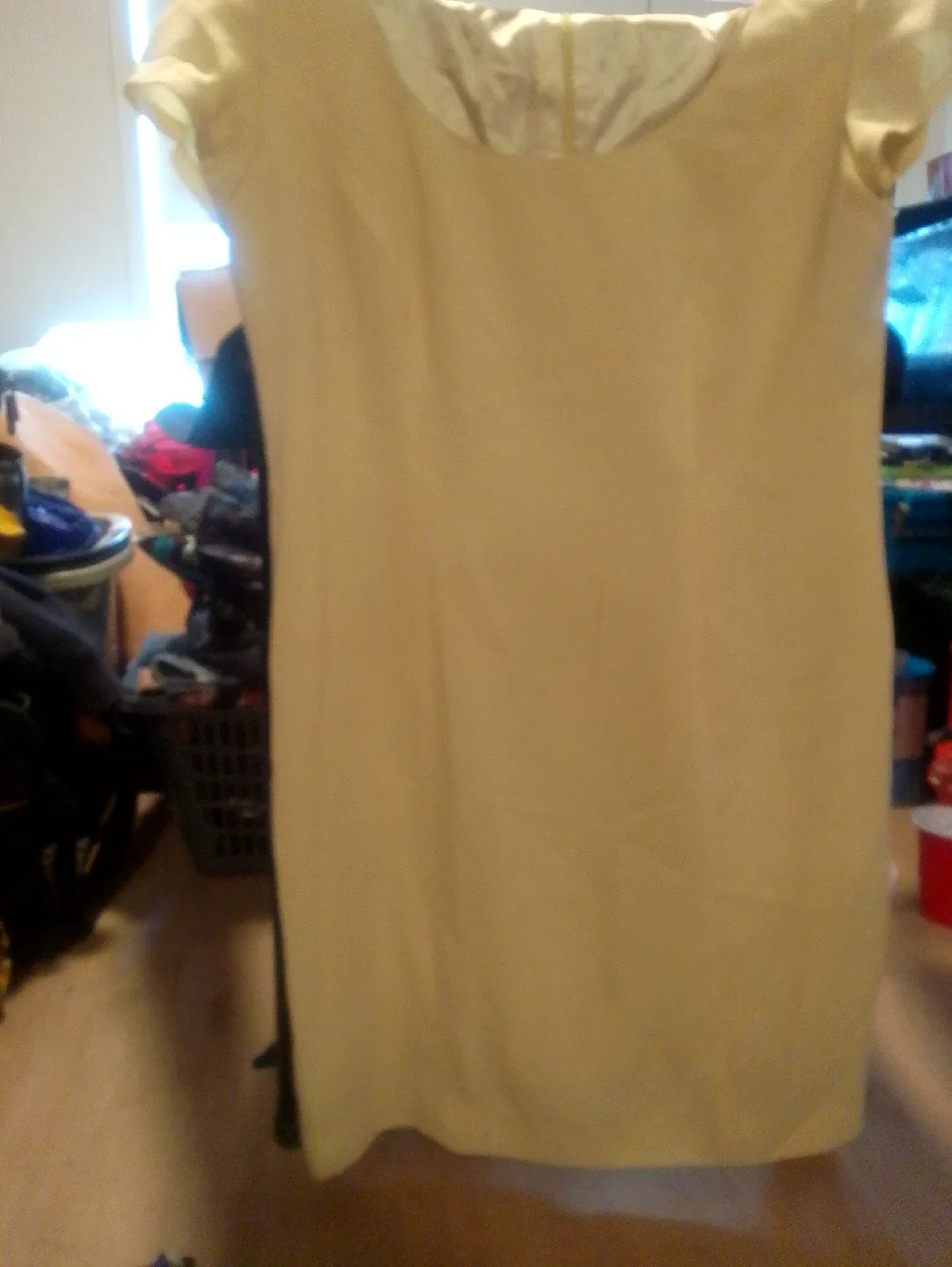 Yellow Dress image indicator(2)