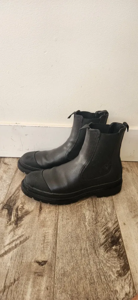 BP. Black Chelsea Boots