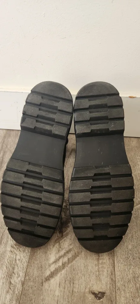 BP. Black Chelsea Boots image indicator(2)