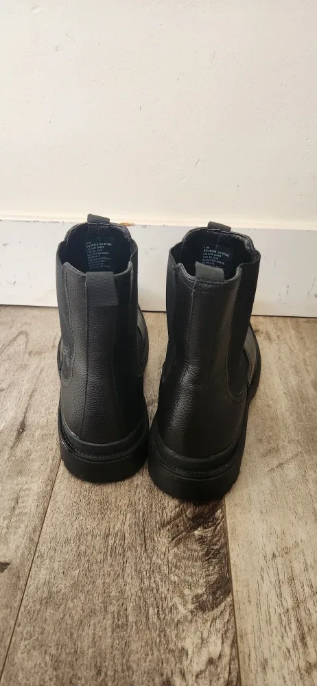 BP. Black Chelsea Boots image indicator(3)