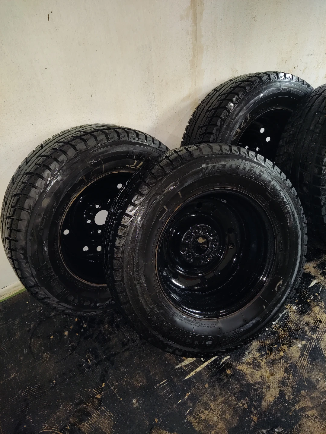 Winter rim and tires - photo 2