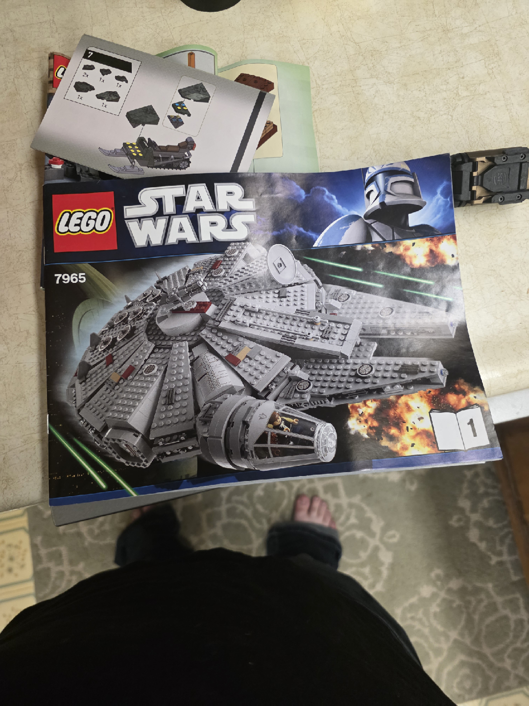 LEGO Star Wars Millennium Falcon 7965 - photo 2