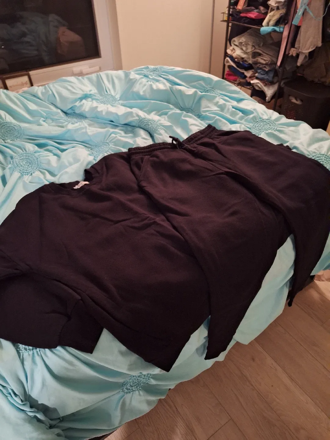 Zenana Black Sweatshirt & Pants - Size 1X thumbnail