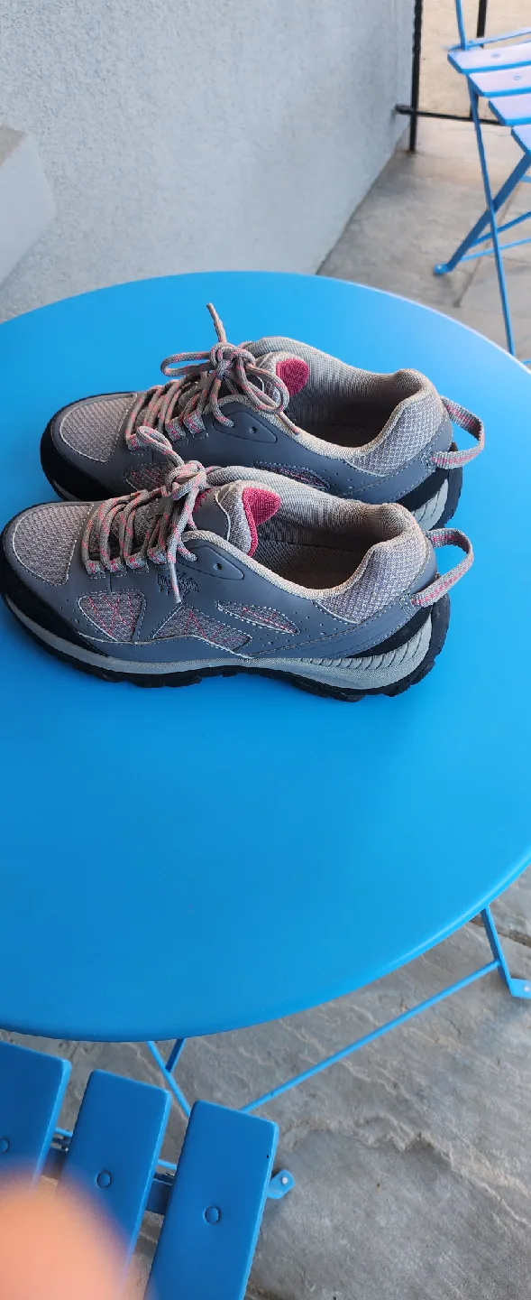 Aggressor steel toed Shoes for women - Size 8 CSA APPROVED. image indicator(3)