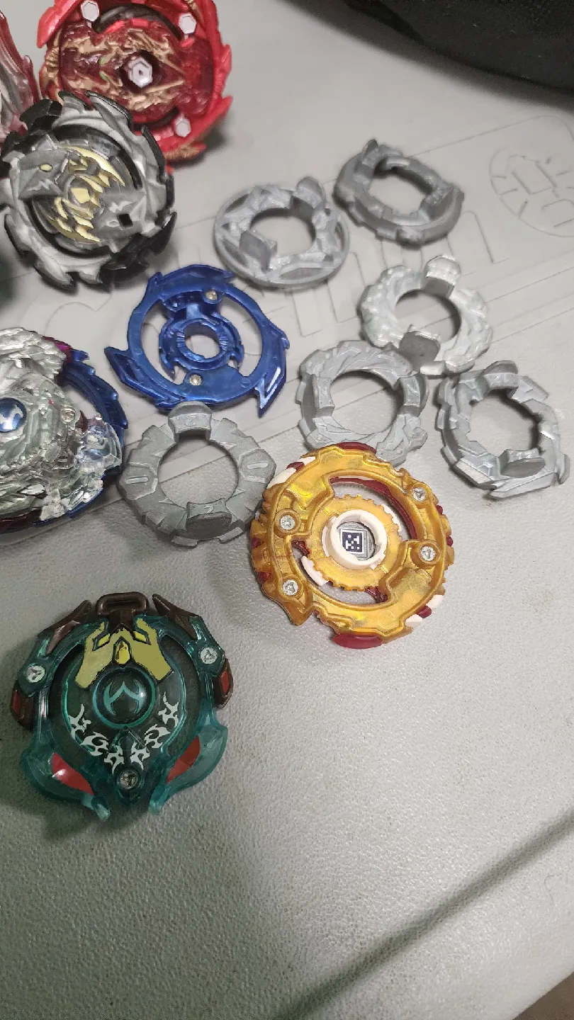 Beyblade Lot image indicator(3)