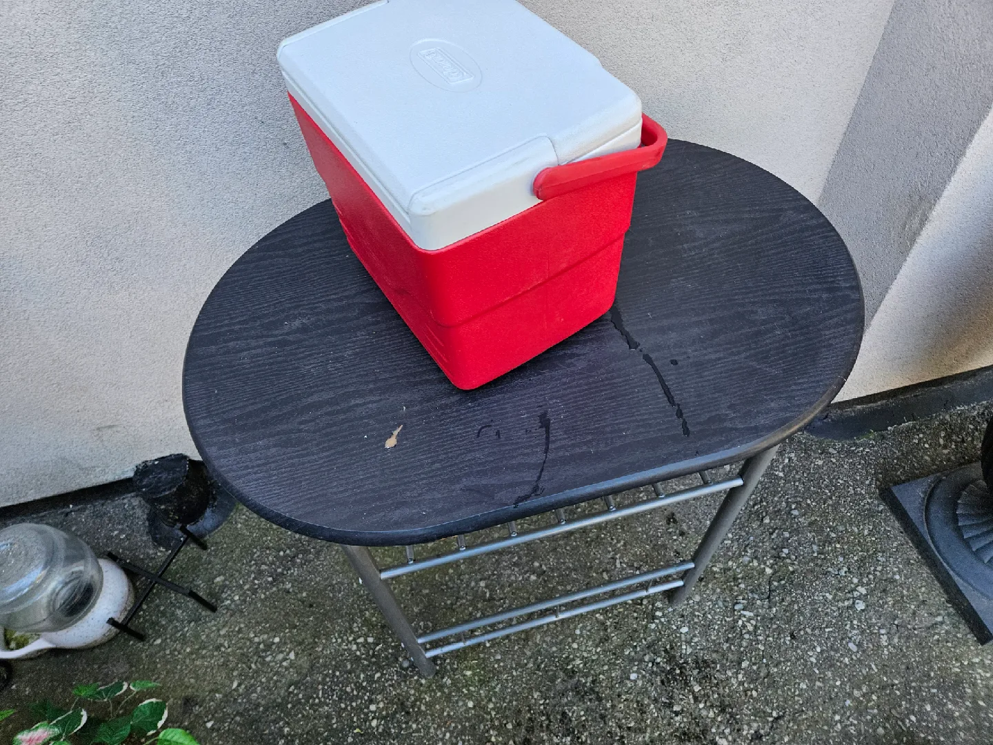 Coleman Red & White Cooler image indicator(3)