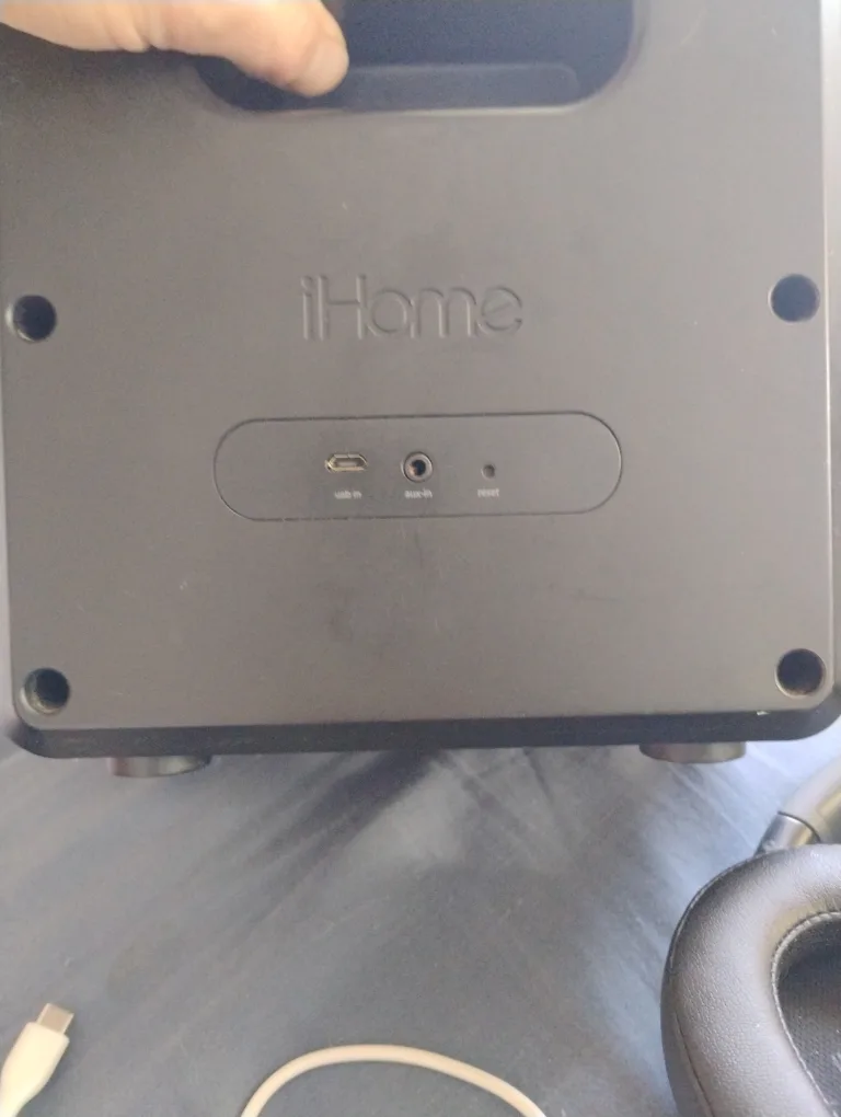 iHome Portable Speaker image indicator(4)