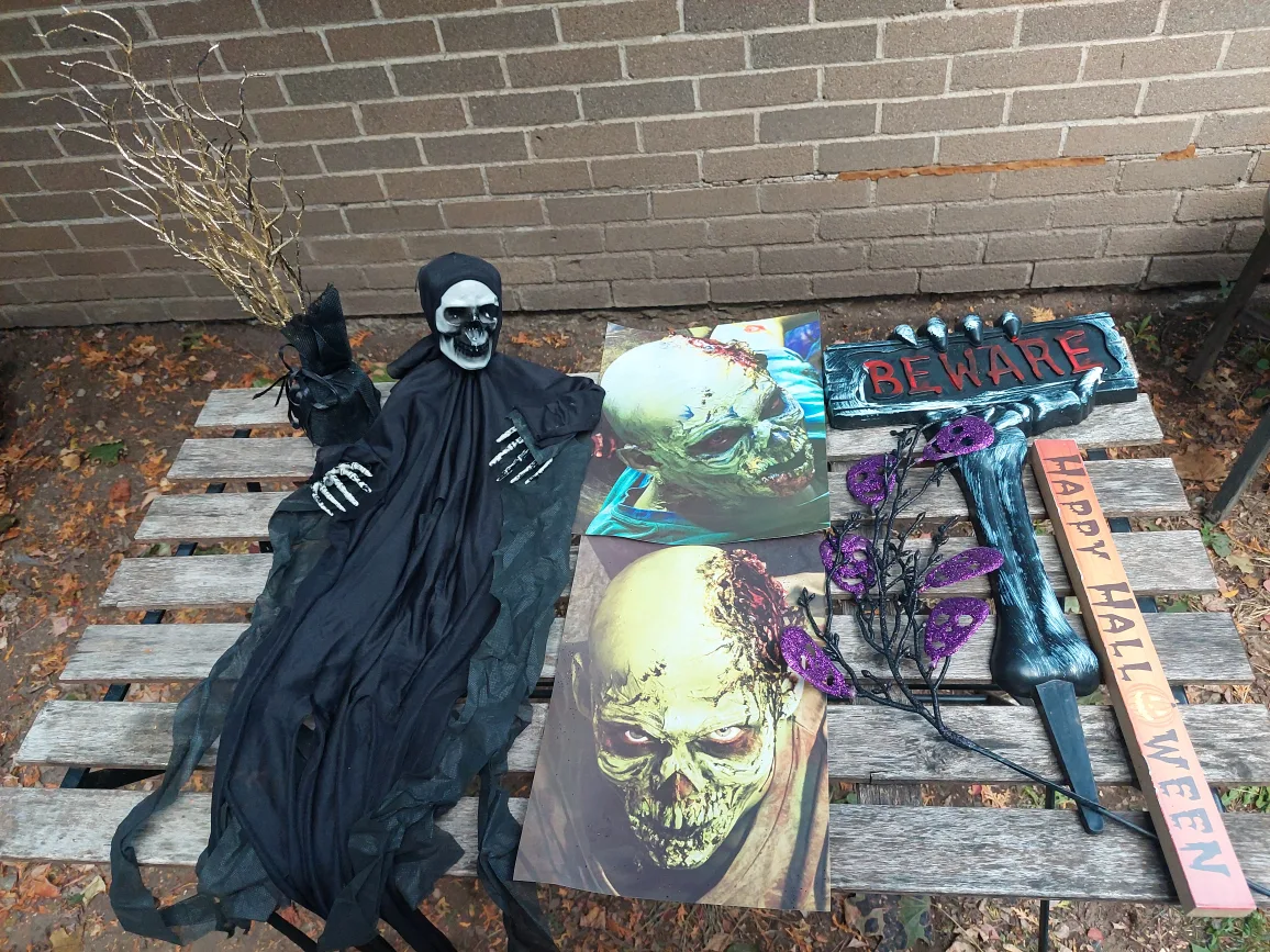Halloween Decorations Bundle thumbnail
