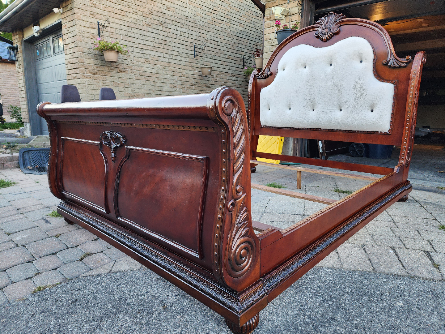 Queen bed frame - photo 5