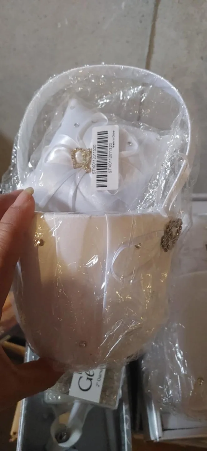 Wedding set with glasses, server, pen and pins image indicator(7)