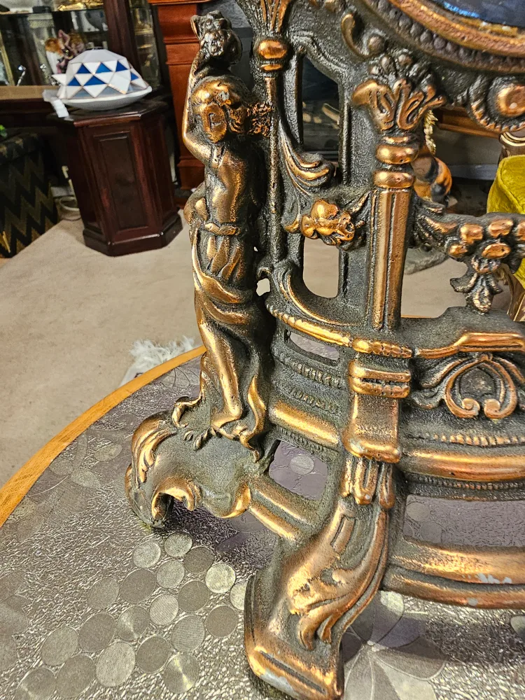 Ornate Vintage Table Clock - Bronze image indicator(2)