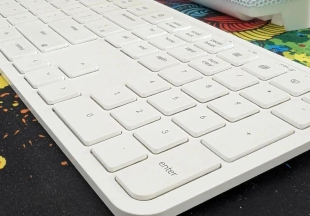 Keychron B6 Pro Full Size Wireless Keyboard - White 🥕 image indicator(2)