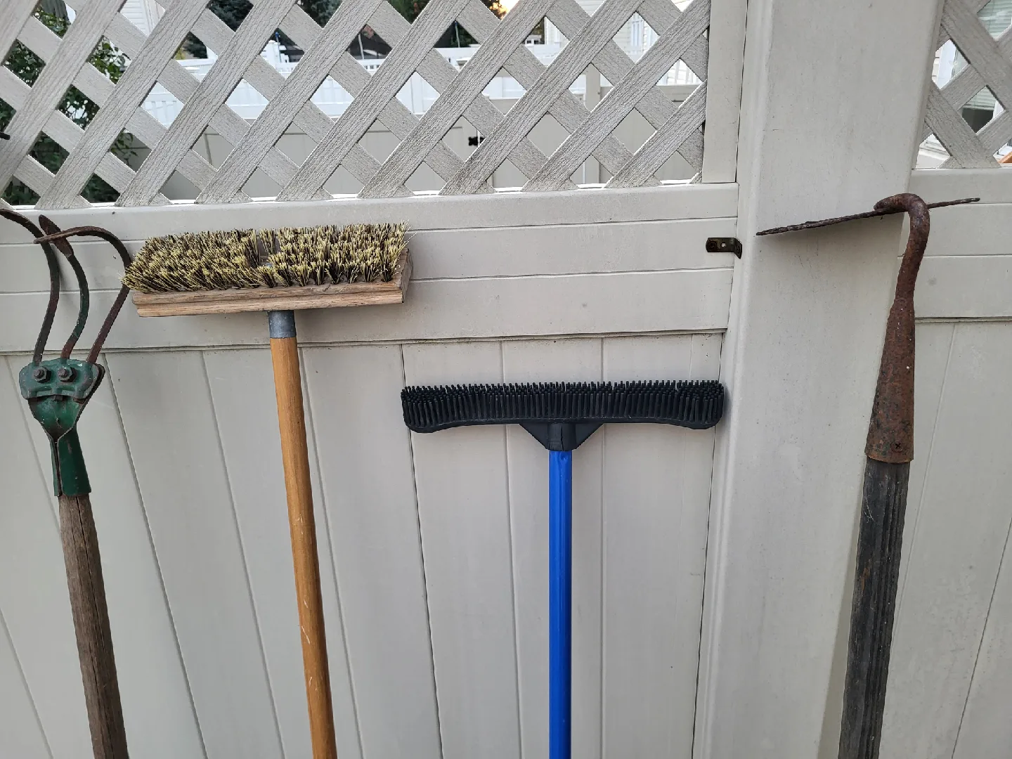 Used Garden Tools - Rake, Hoe, Broom image indicator(2)