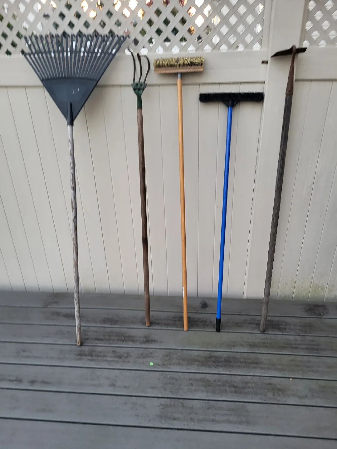 Used Garden Tools - Rake, Hoe, Broom image indicator(4)