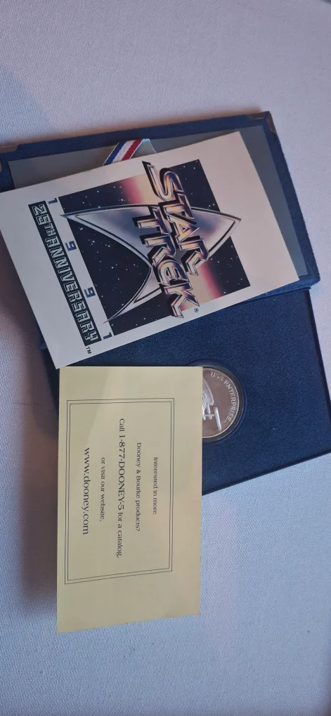 Star Trek 25th Anniversary USS Enterprise Limited Edition Coin image indicator(9)