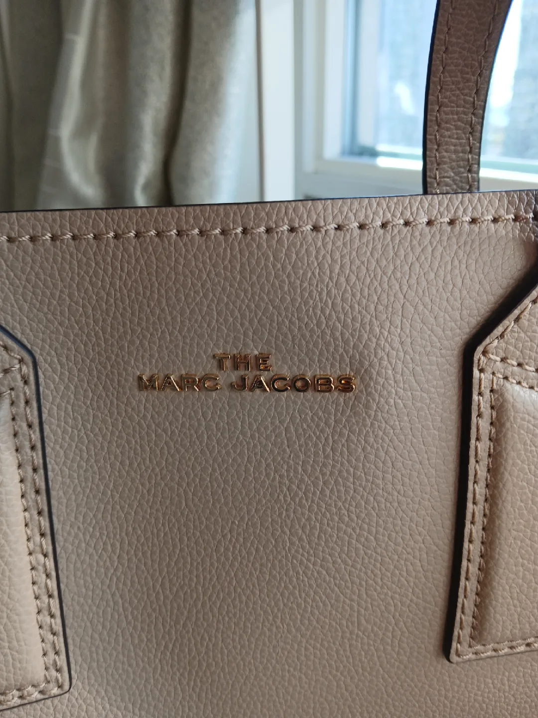 Marc Jacobs beige leather "the editor" tote bag image indicator(2)