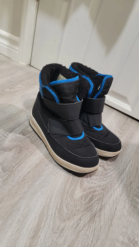Black & Blue Winter Boots - Size 3 image indicator(2)