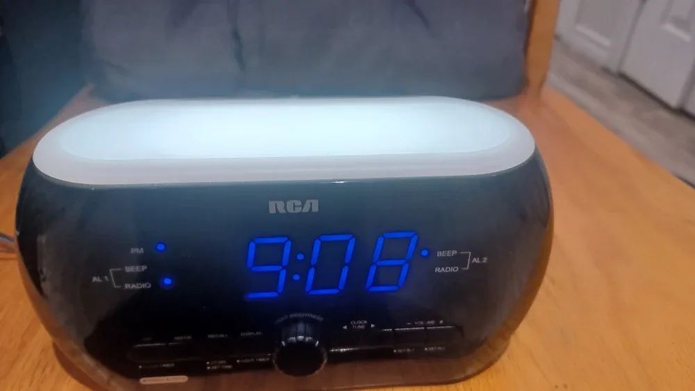 RCA Digital Alarm Clock Radio image indicator(2)