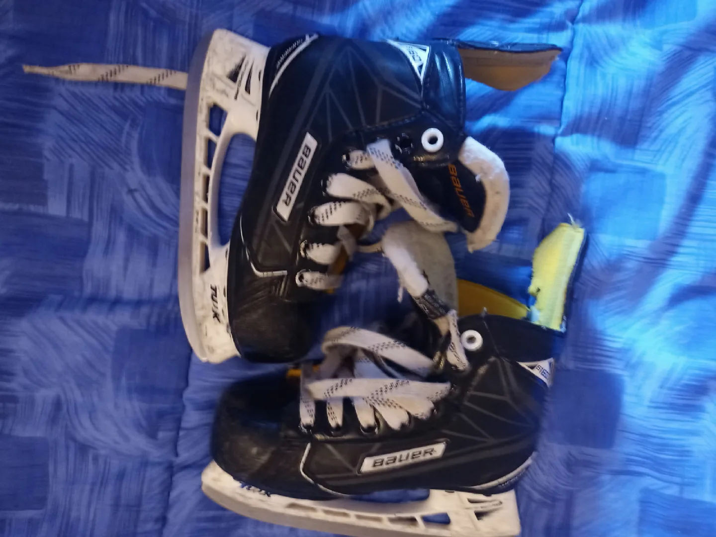 hockey skates - used - various sizes image indicator(3)