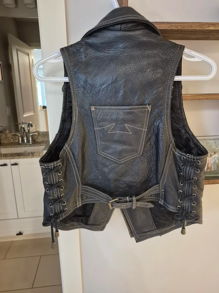 Danier Leather Vest - Size XS/TP image indicator(2)
