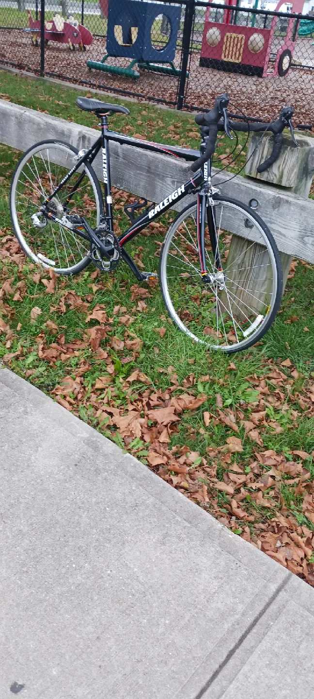 Raleigh Grand Sport Road Bike image indicator(9)