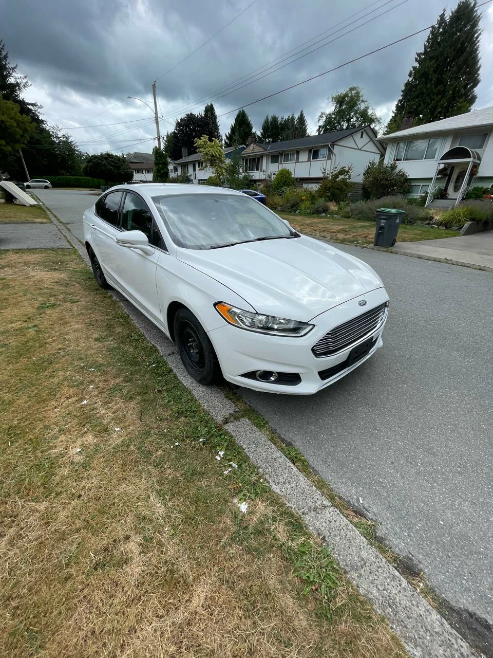 2015 White Ford Fusion Sedan - photo 3