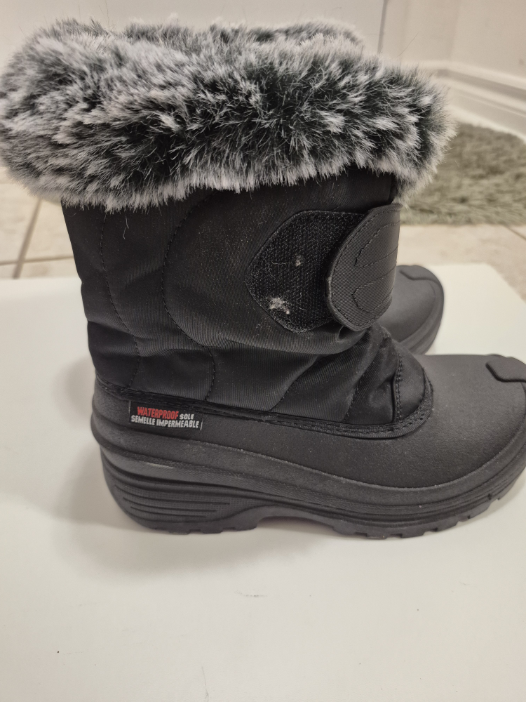 Black Winter Boots - Size 7 - photo 5
