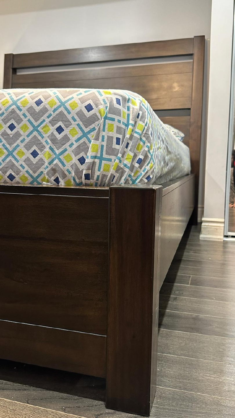Queen Size Wooden Bed Frame - photo 2
