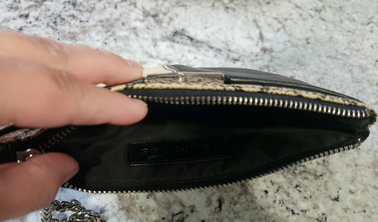 Express Black & Beige Wristlet - photo 4