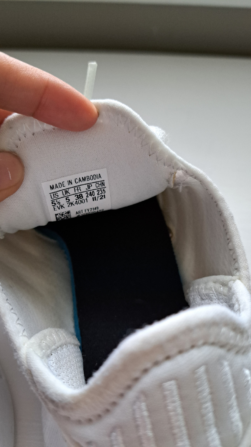 Adidas Swift Run 22 White Sneakers - Size 5.5 - photo 5