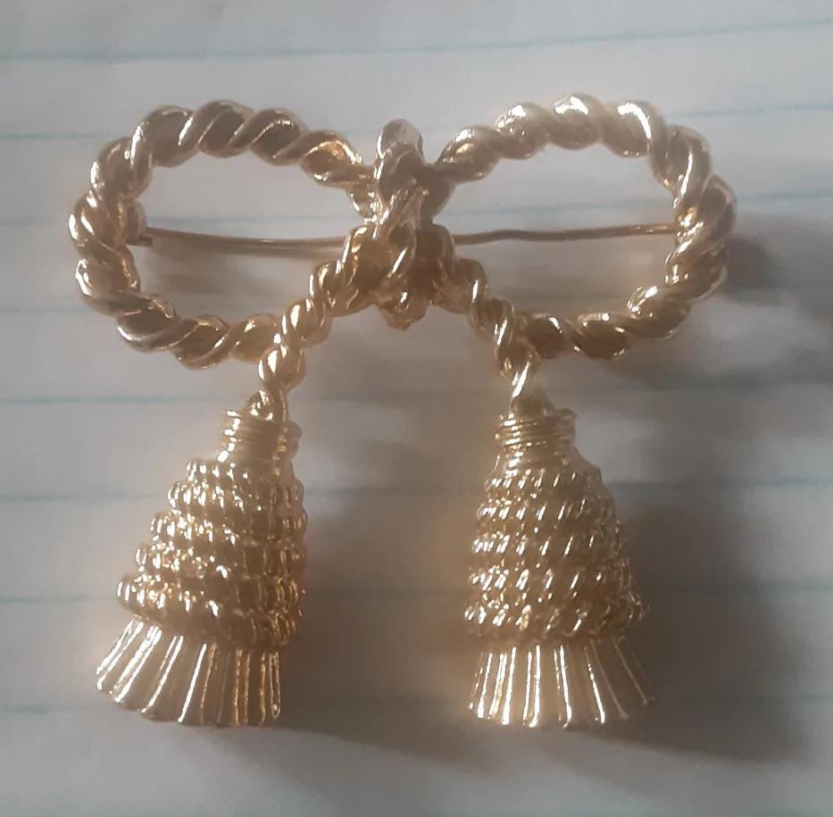 Gold Bow Tassel Brooch image indicator(8)