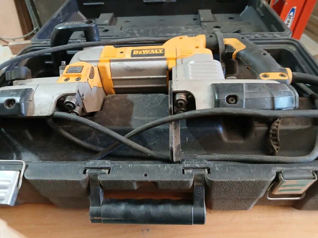 DeWalt Power Tool Combo Kit image indicator(4)